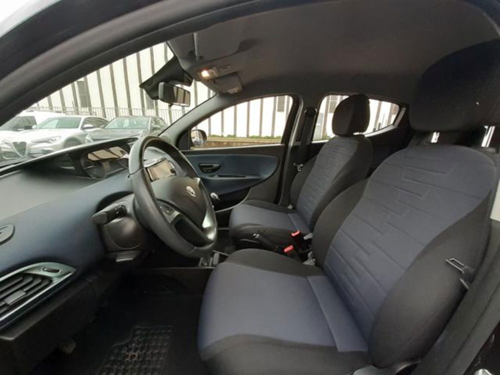 Lancia Ypsilon usata a Firenze (11)