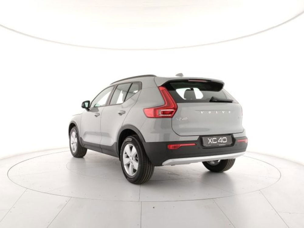 Volvo XC40 nuova a Modena (3)