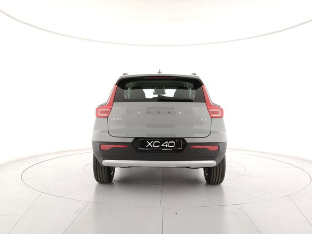 Volvo XC40 nuova a Modena (4)