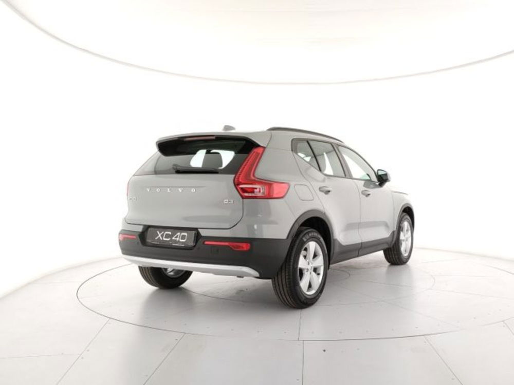 Volvo XC40 nuova a Modena (5)