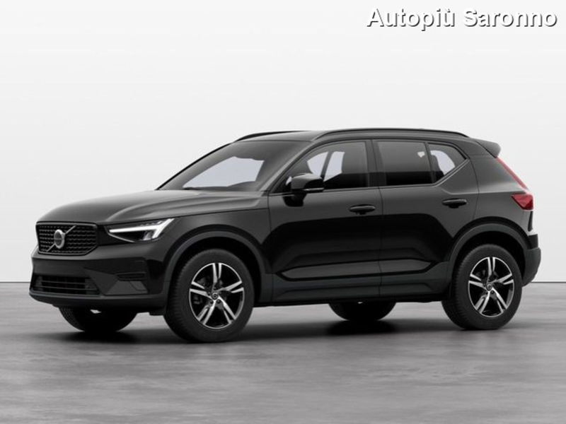 Volvo XC40 B3 automatico Plus Dark  nuova a Saronno