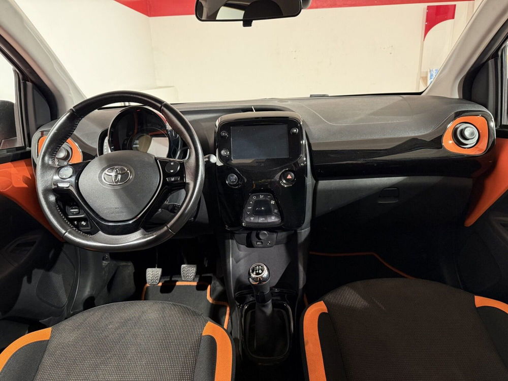 Toyota Aygo usata a Lecco (6)