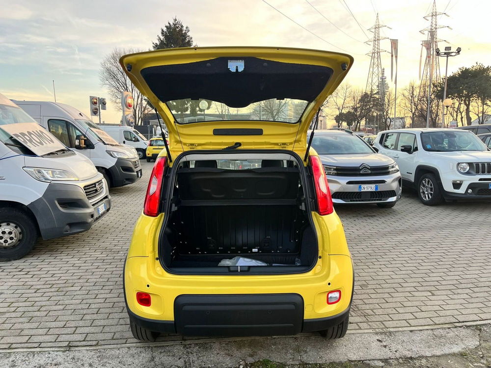 Fiat Panda Cross nuova a Milano (9)