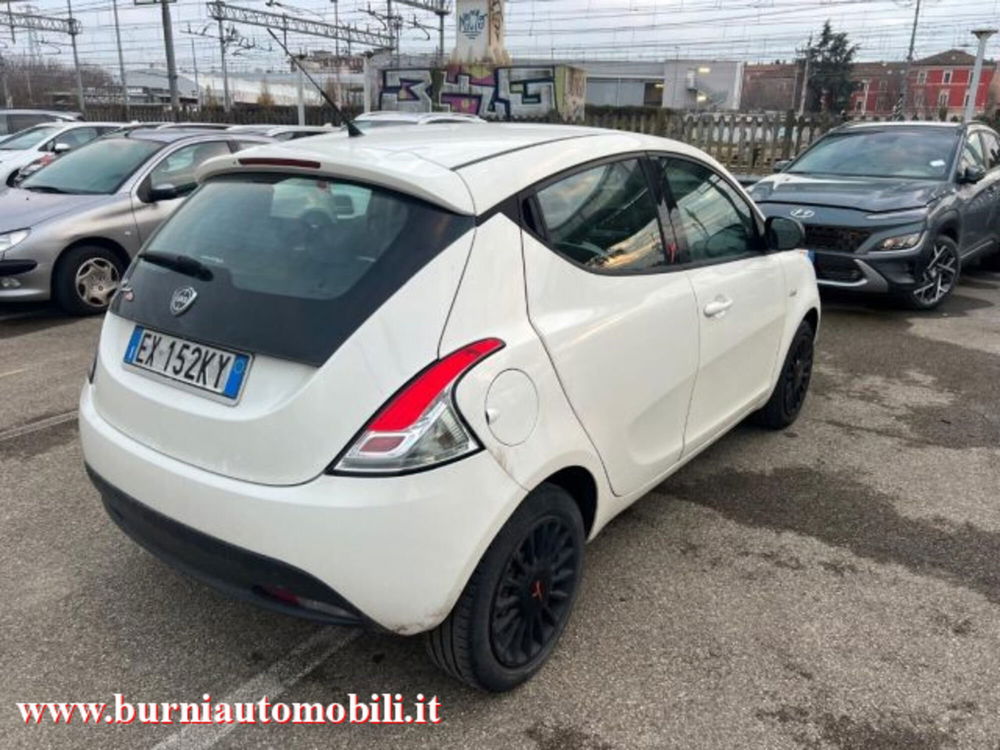 Lancia Ypsilon usata a Milano (4)