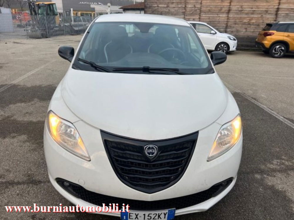 Lancia Ypsilon usata a Milano (5)