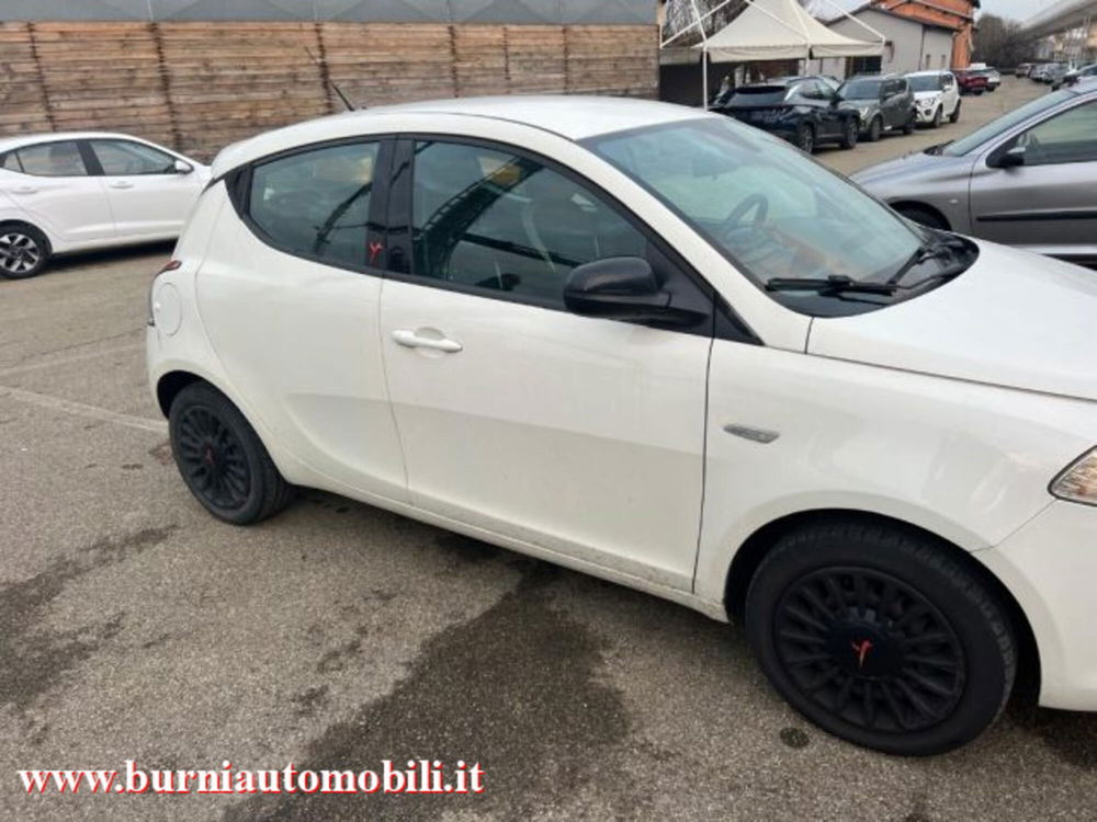 Lancia Ypsilon usata a Milano (7)