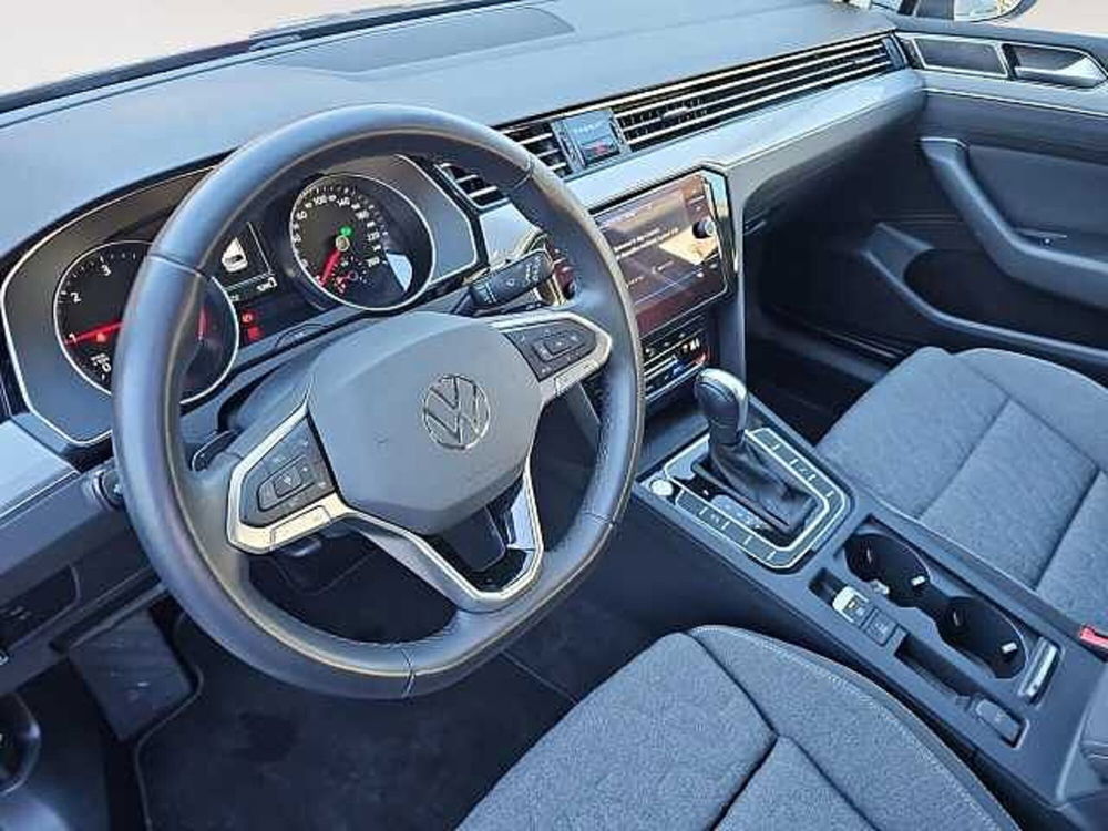 Volkswagen Passat Variant usata a Lecco (11)