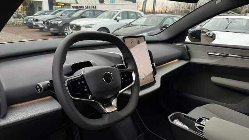 Volvo EX30 usata a Milano (10)