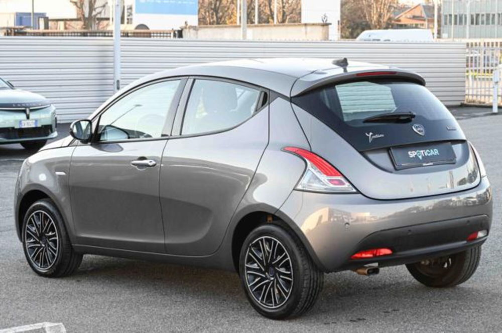 Lancia Ypsilon usata a Torino (7)