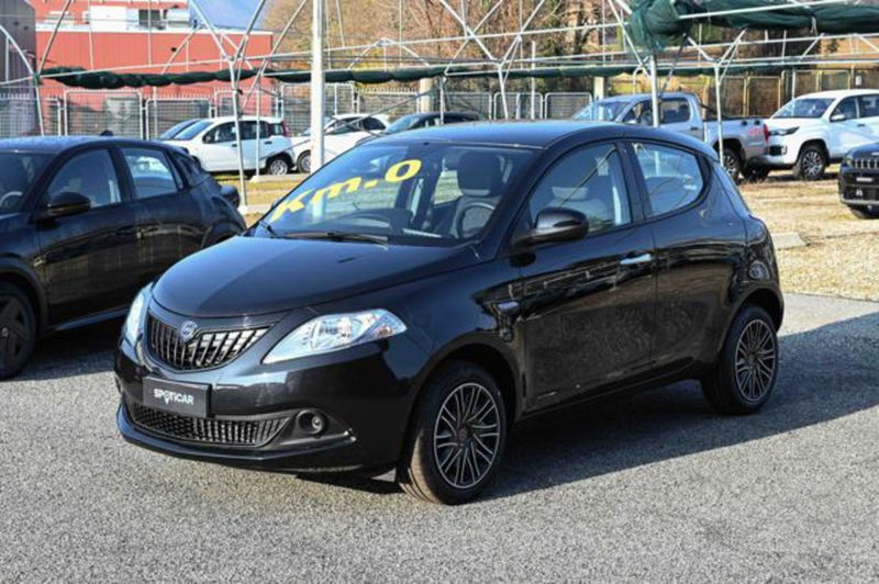 Lancia Ypsilon 1.0 FireFly 5 porte S&amp;S Hybrid Ecochic A. Ferretti nuova a Pianezza