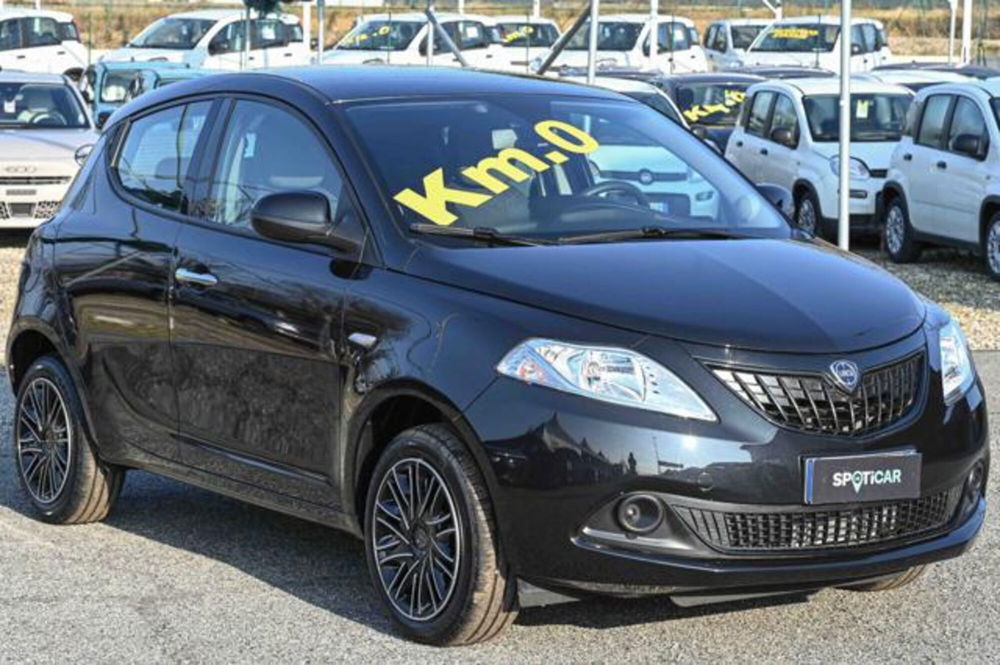 Lancia Ypsilon nuova a Torino (3)