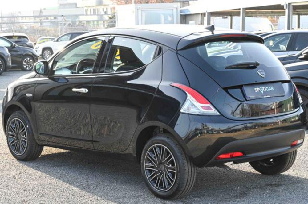 Lancia Ypsilon nuova a Torino (7)