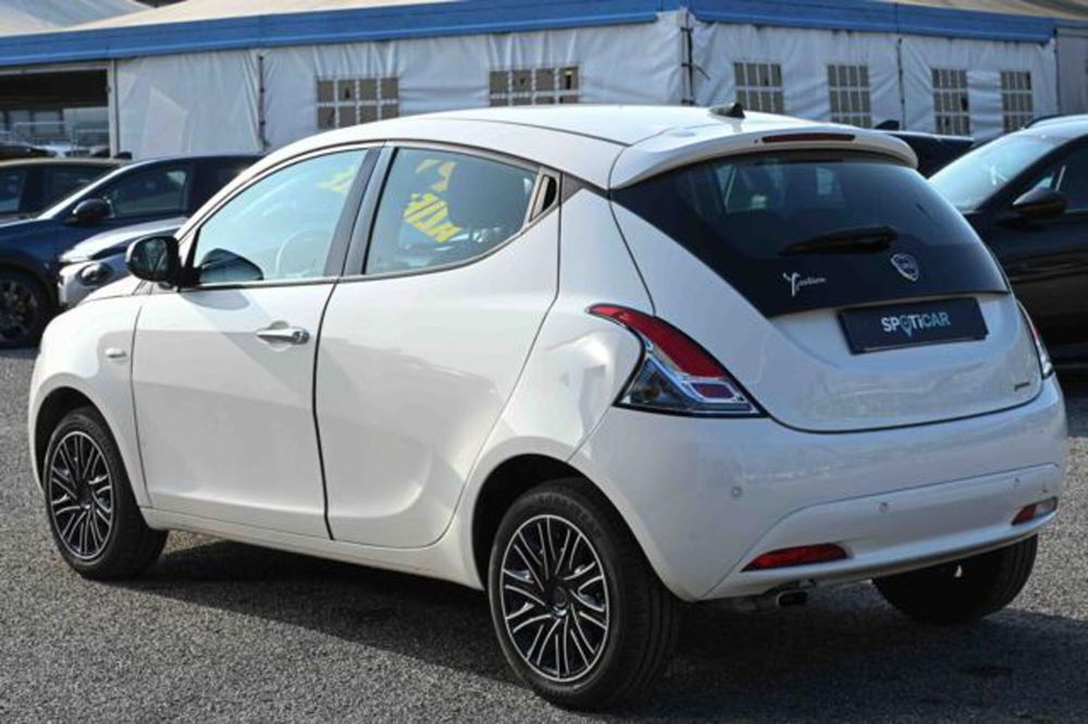 Lancia Ypsilon usata a Torino (7)