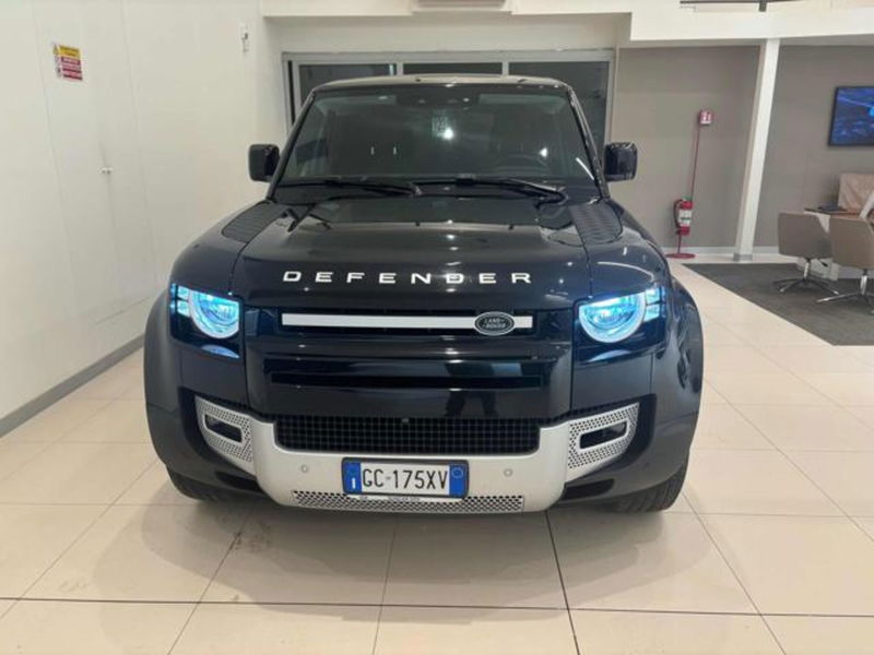 Land Rover Defender 110 3.0D I6 200 CV AWD Auto S  del 2021 usata a Massarosa