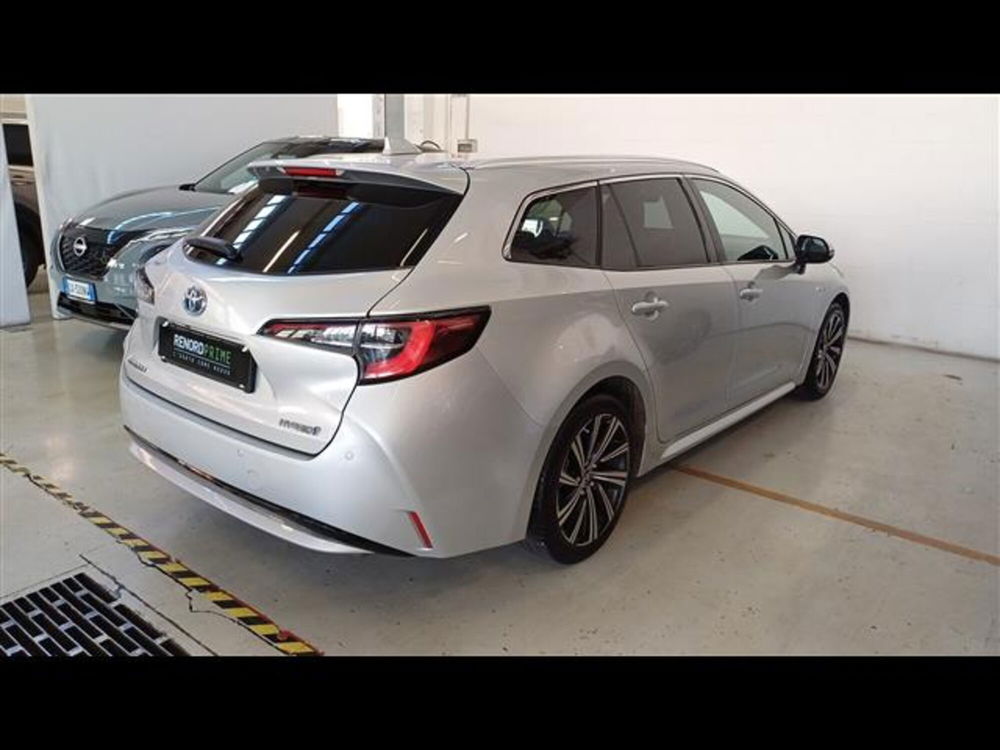 Toyota Corolla Touring Sports usata a Milano (4)