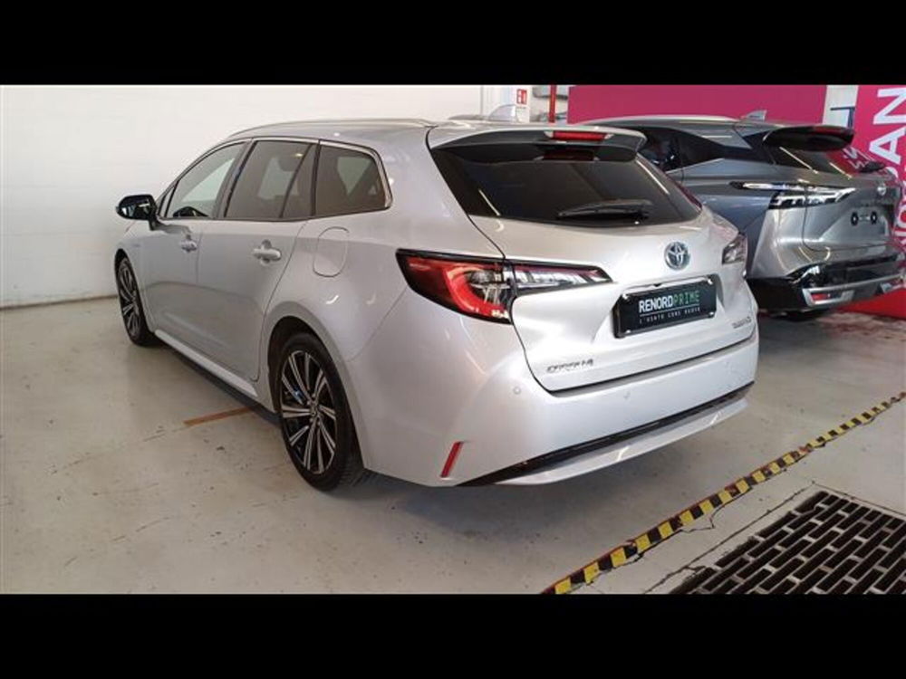 Toyota Corolla Touring Sports usata a Milano (5)