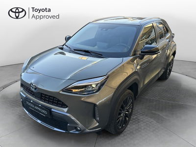 Toyota Yaris Cross 1.5 Hybrid 5p. E-CVT AWD-i Lounge del 2022 usata a Como