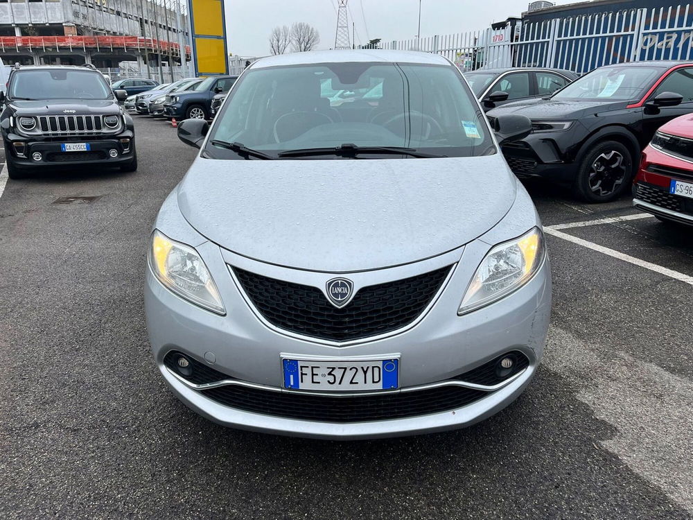 Lancia Ypsilon usata a Milano (2)