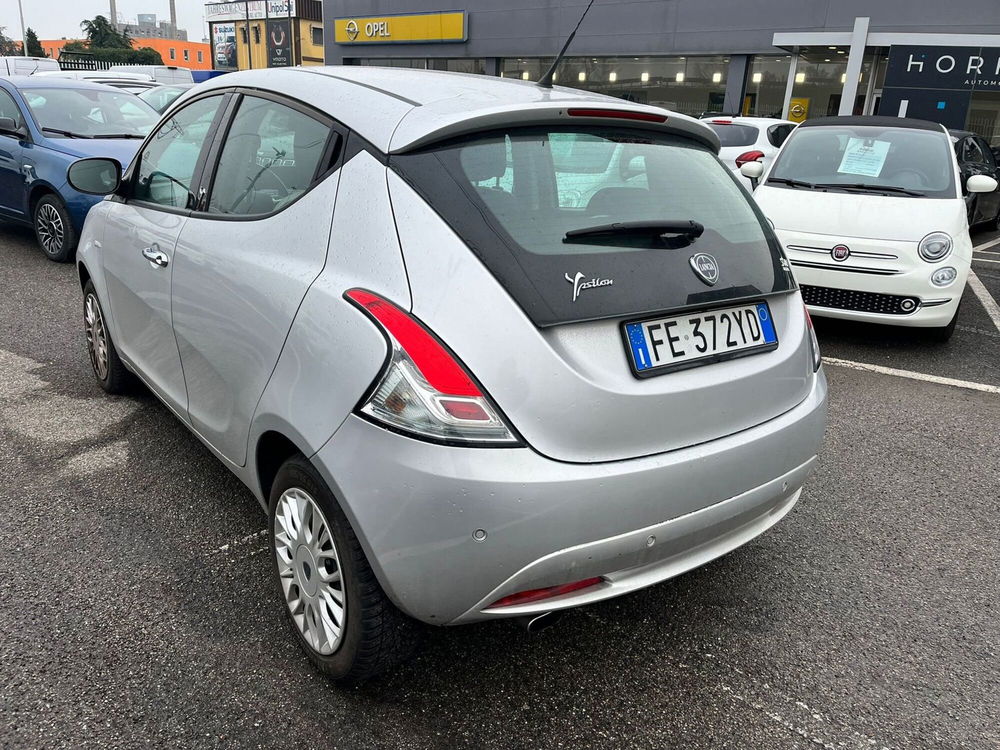 Lancia Ypsilon usata a Milano (6)