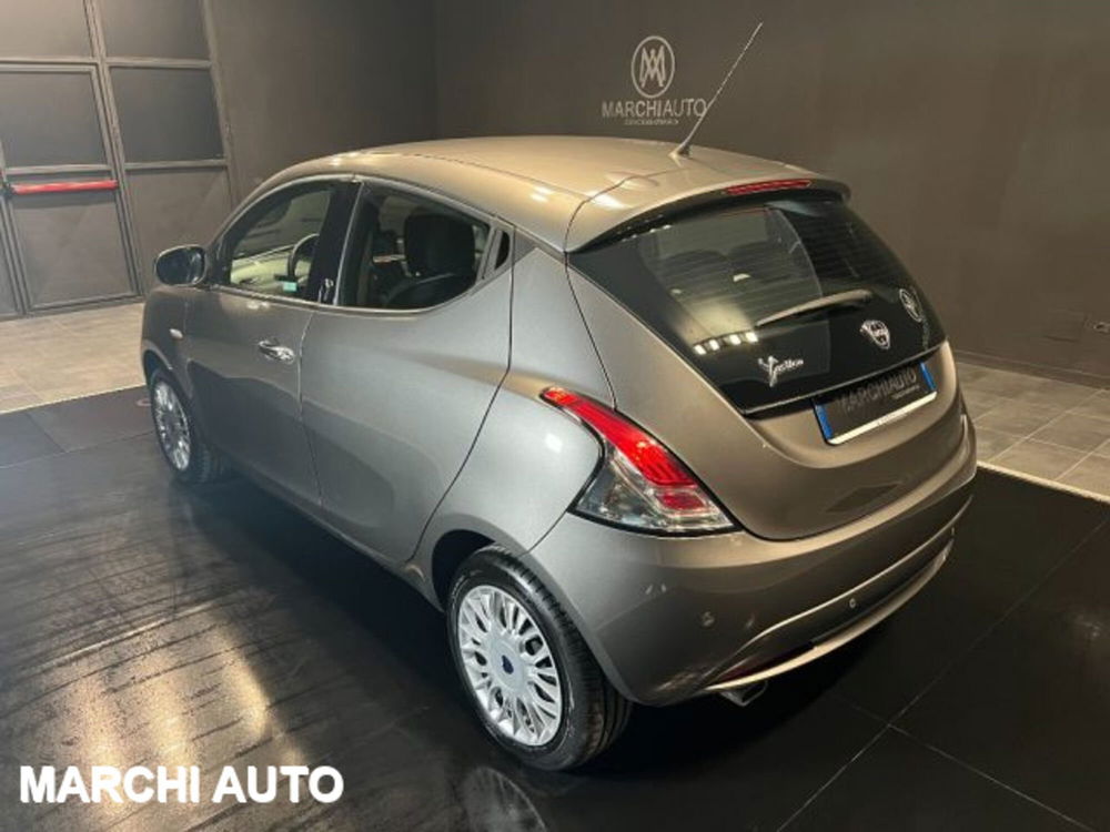 Lancia Ypsilon usata a Perugia (7)