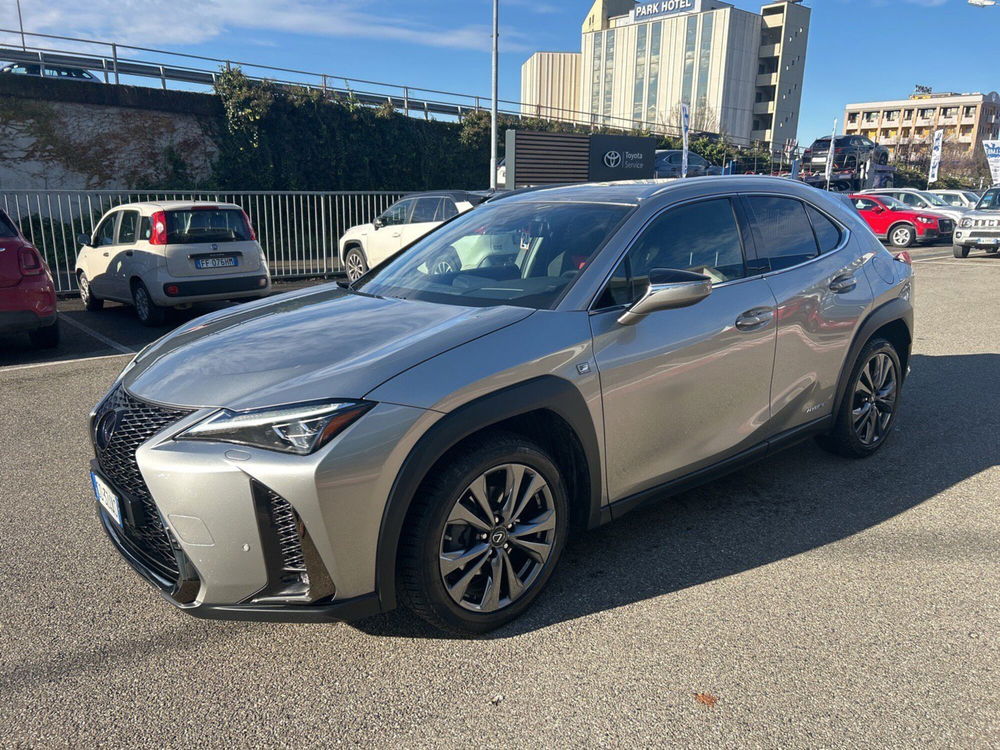 Lexus UX usata a Piacenza