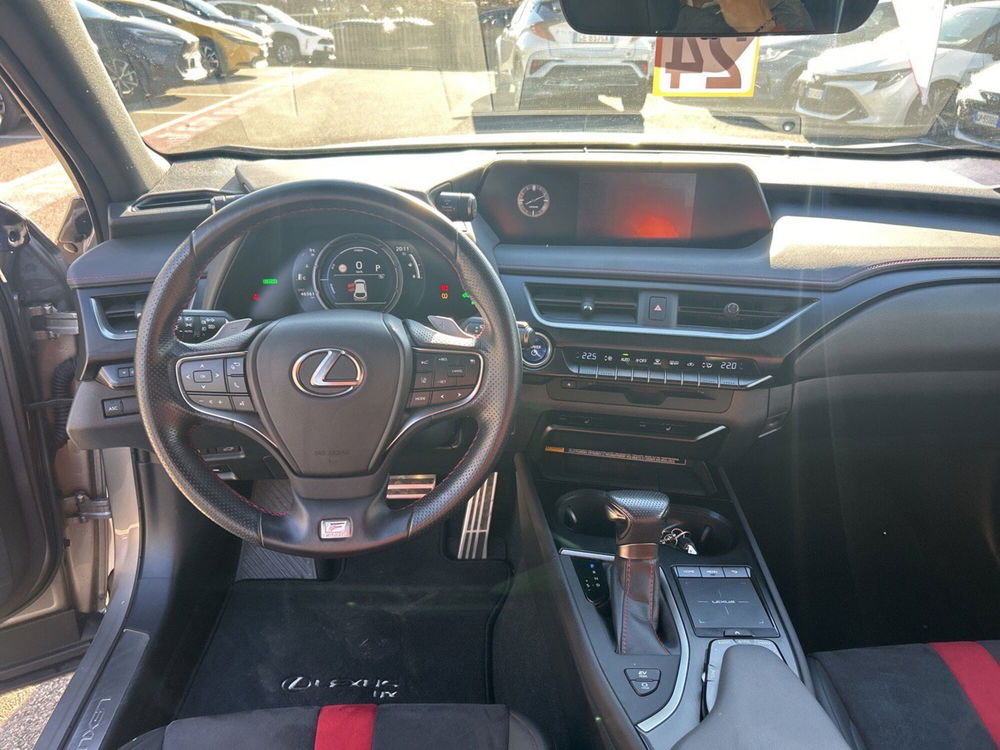 Lexus UX usata a Piacenza (13)