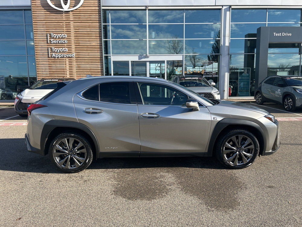 Lexus UX usata a Piacenza (7)