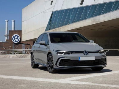 Volkswagen Golf Variant 1.0 eTSI EVO DSG Life del 2021 usata a Parma