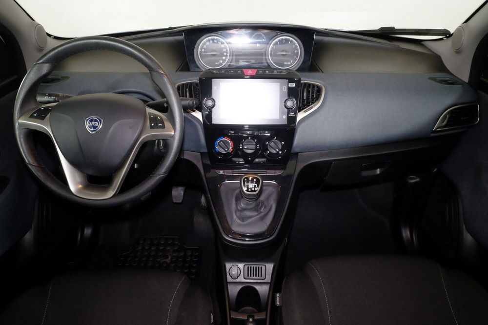 Lancia Ypsilon usata a Torino (8)