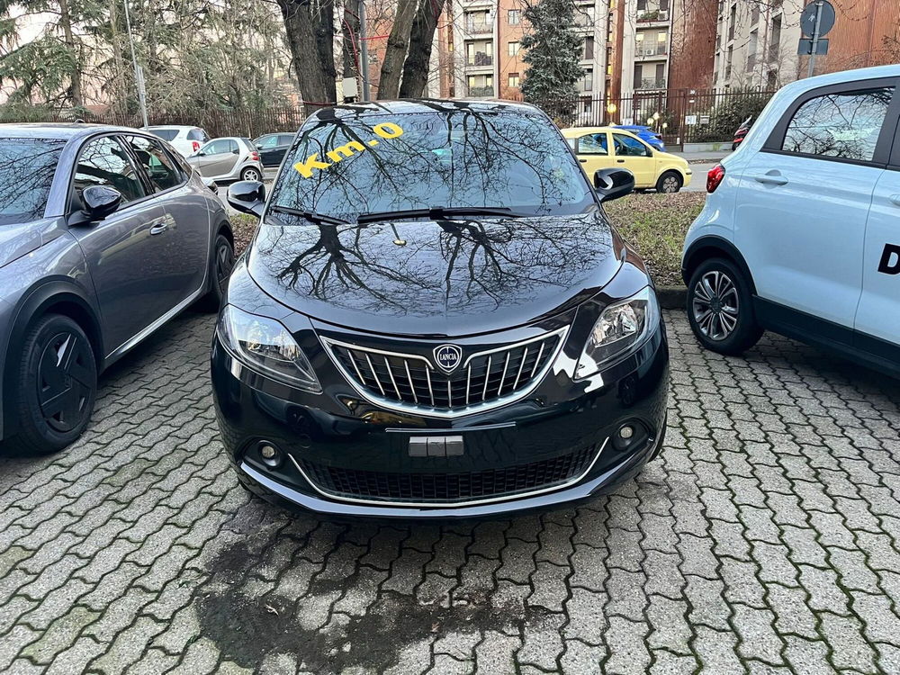 Lancia Ypsilon nuova a Milano (2)