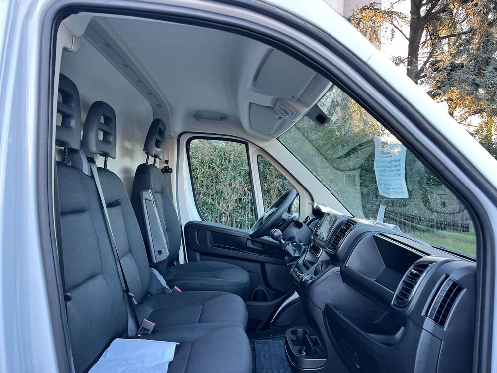 Fiat Ducato Furgone Vetrato nuova a Milano (14)