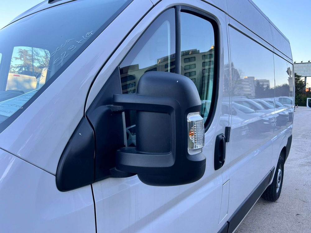 Fiat Ducato Furgone Vetrato nuova a Milano (9)