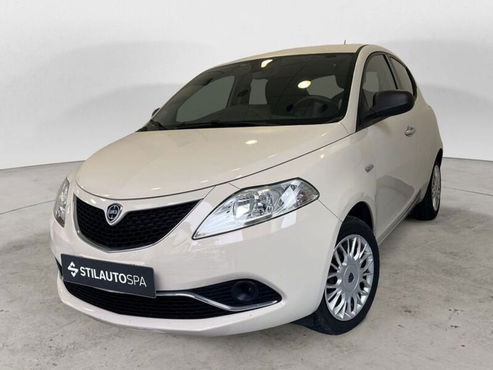 Lancia Ypsilon usata a Prato