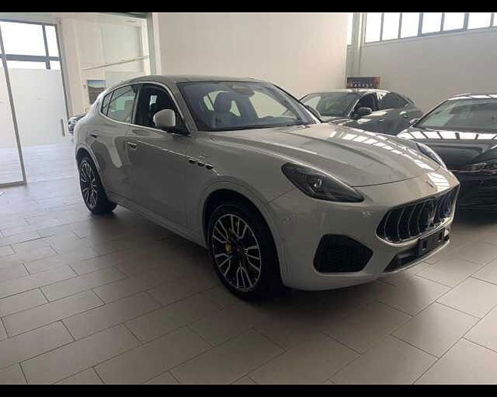 Maserati Grecale usata a Napoli (7)