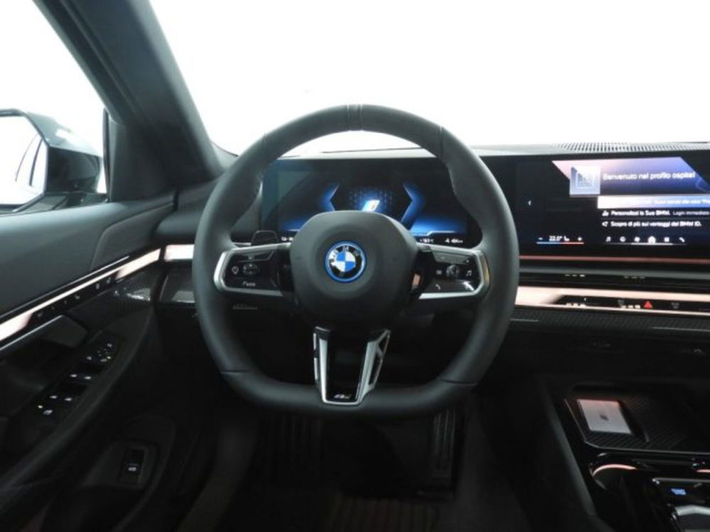 BMW i5 Touring usata a Torino (13)