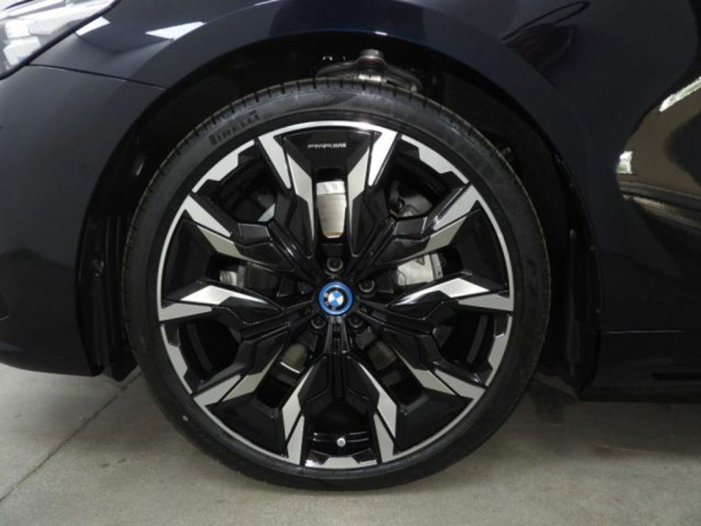 BMW i5 Touring usata a Torino (14)