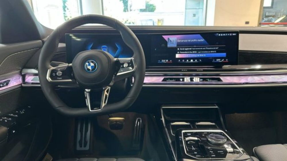 BMW i7 nuova a Torino (12)