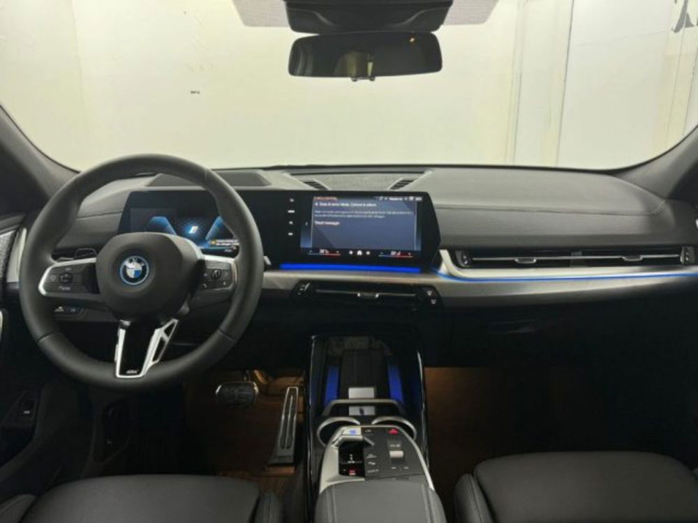 BMW iX2 nuova a Torino (11)