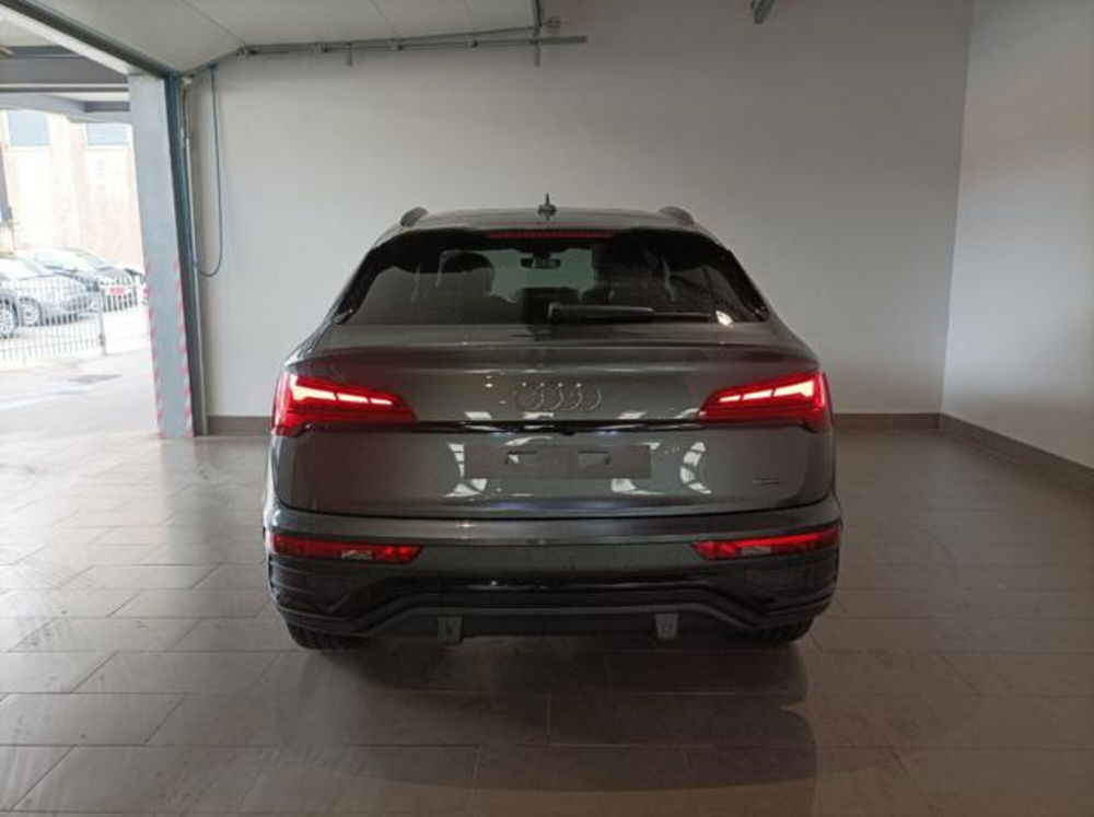 Audi Q5 Sportback nuova a Milano (6)