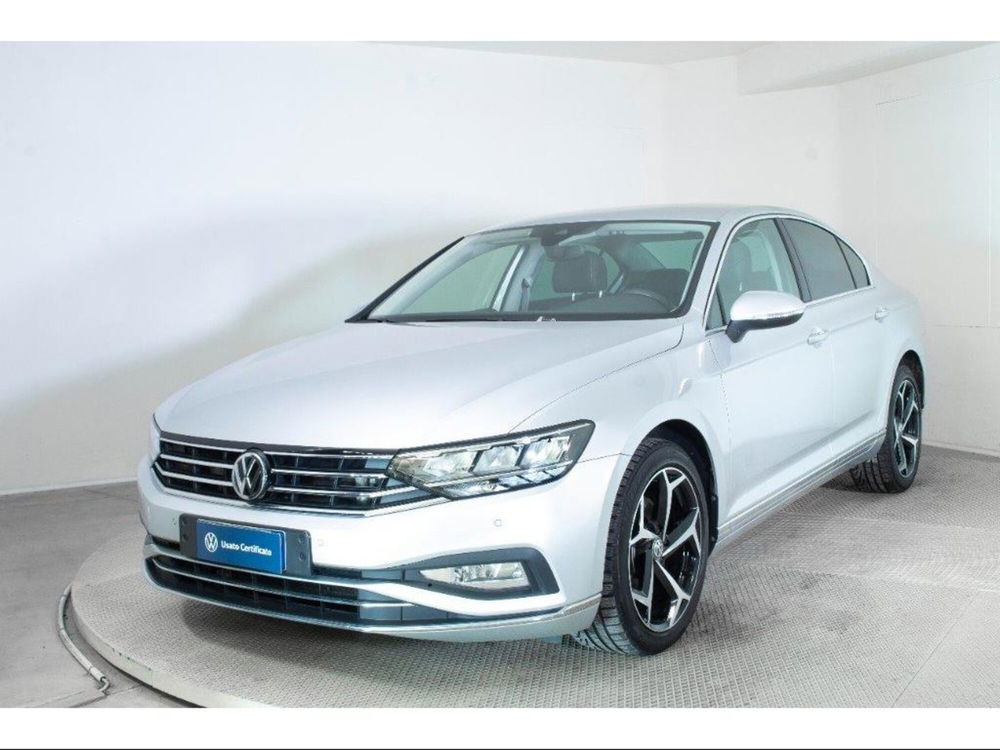 Volkswagen Passat usata a Novara