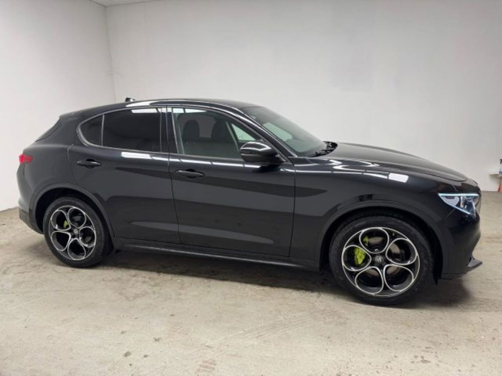 Alfa Romeo Stelvio usata a Biella (7)