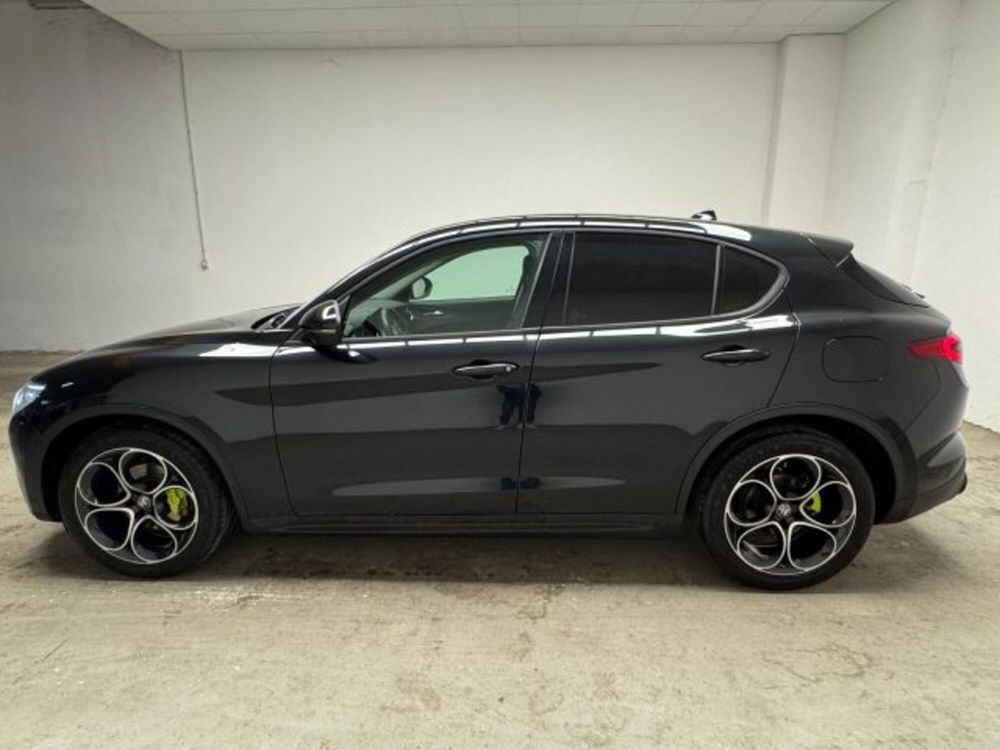 Alfa Romeo Stelvio usata a Biella (8)