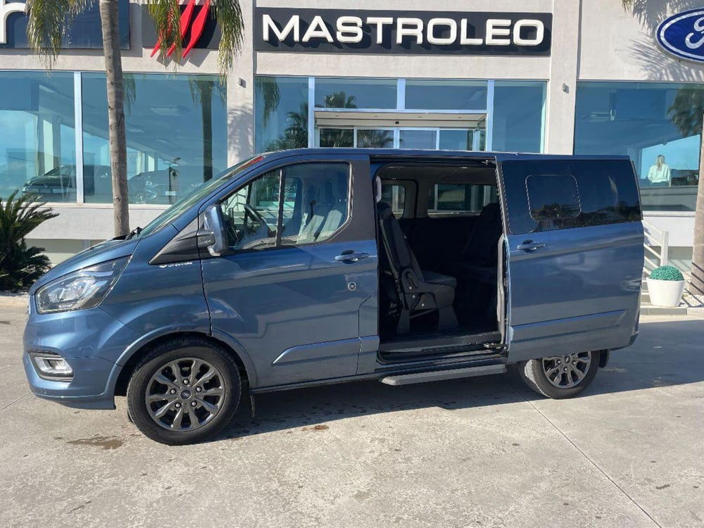 Ford Tourneo Custom usata a Lecce (16)