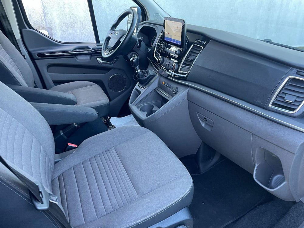 Ford Tourneo Custom usata a Lecce (18)