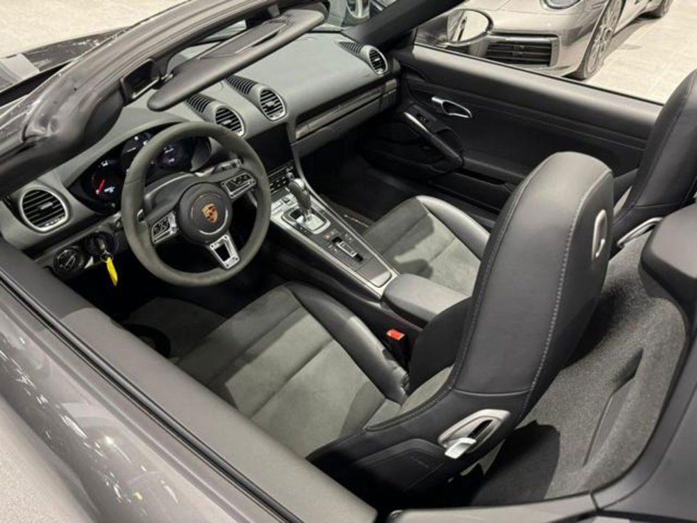 Porsche 718 Boxster  usata a Livorno (12)