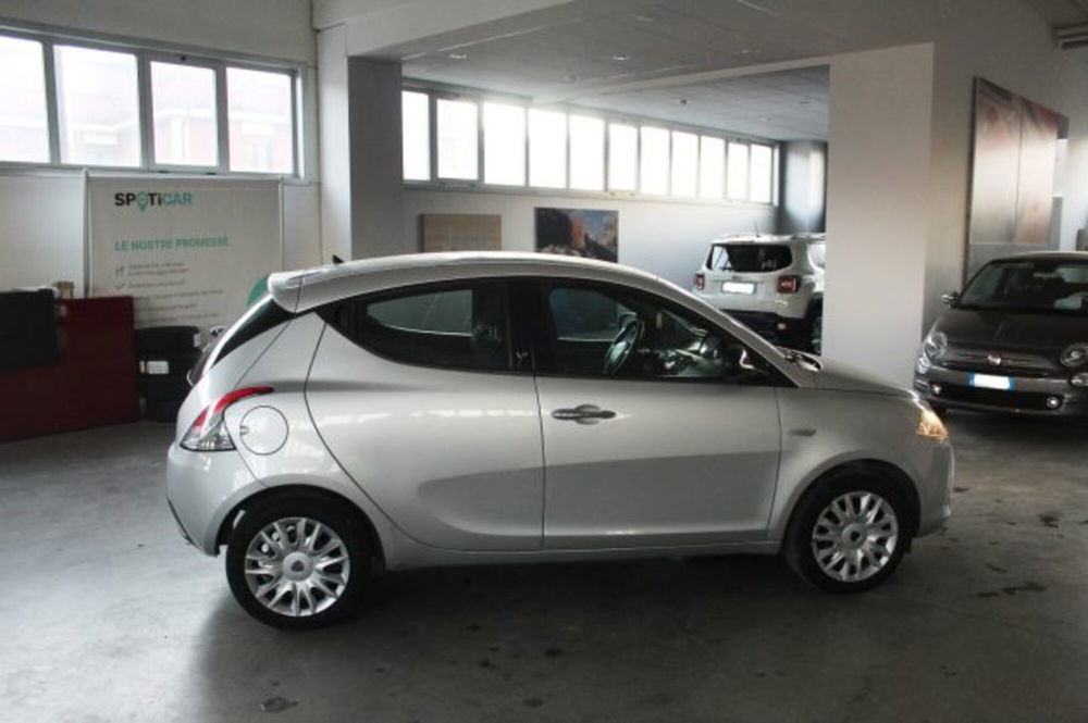 Lancia Ypsilon usata a Terni (6)