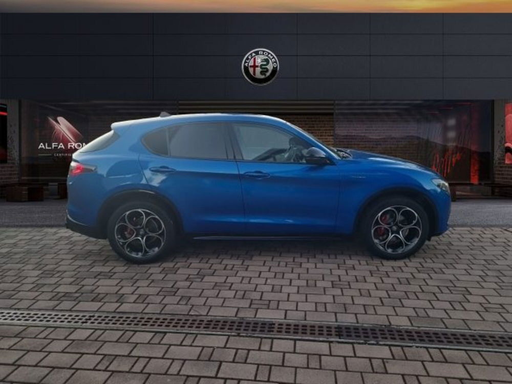 Alfa Romeo Stelvio nuova a Monza e Brianza (4)