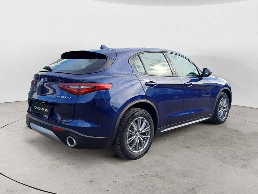 Alfa Romeo Stelvio usata a Bari (2)