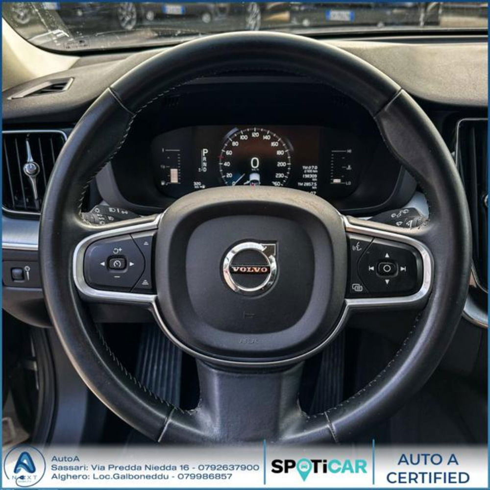 Volvo XC60 usata a Sassari (11)