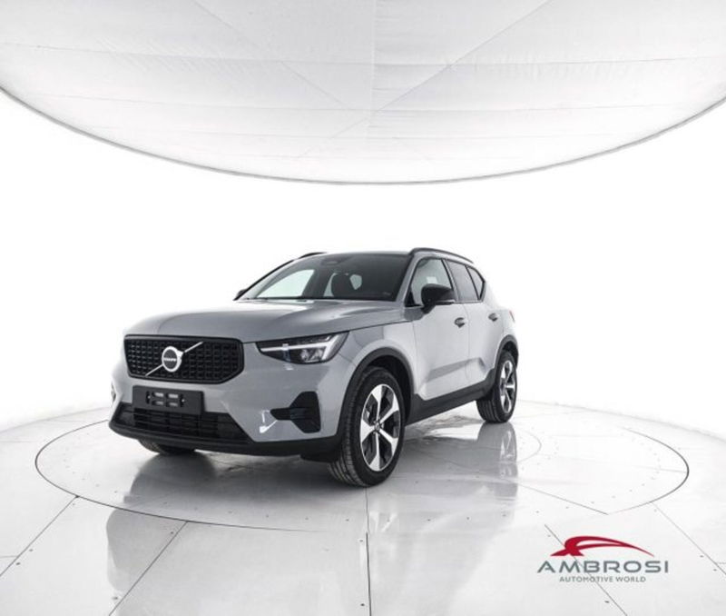 Volvo XC40 B3 automatico Plus Dark  nuova a Corciano